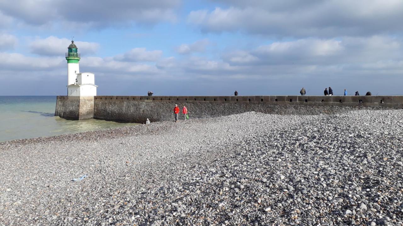 La Nacelle, classée 3 étoiles, vue dégagée port et mer Le Tréport Extérieur photo
